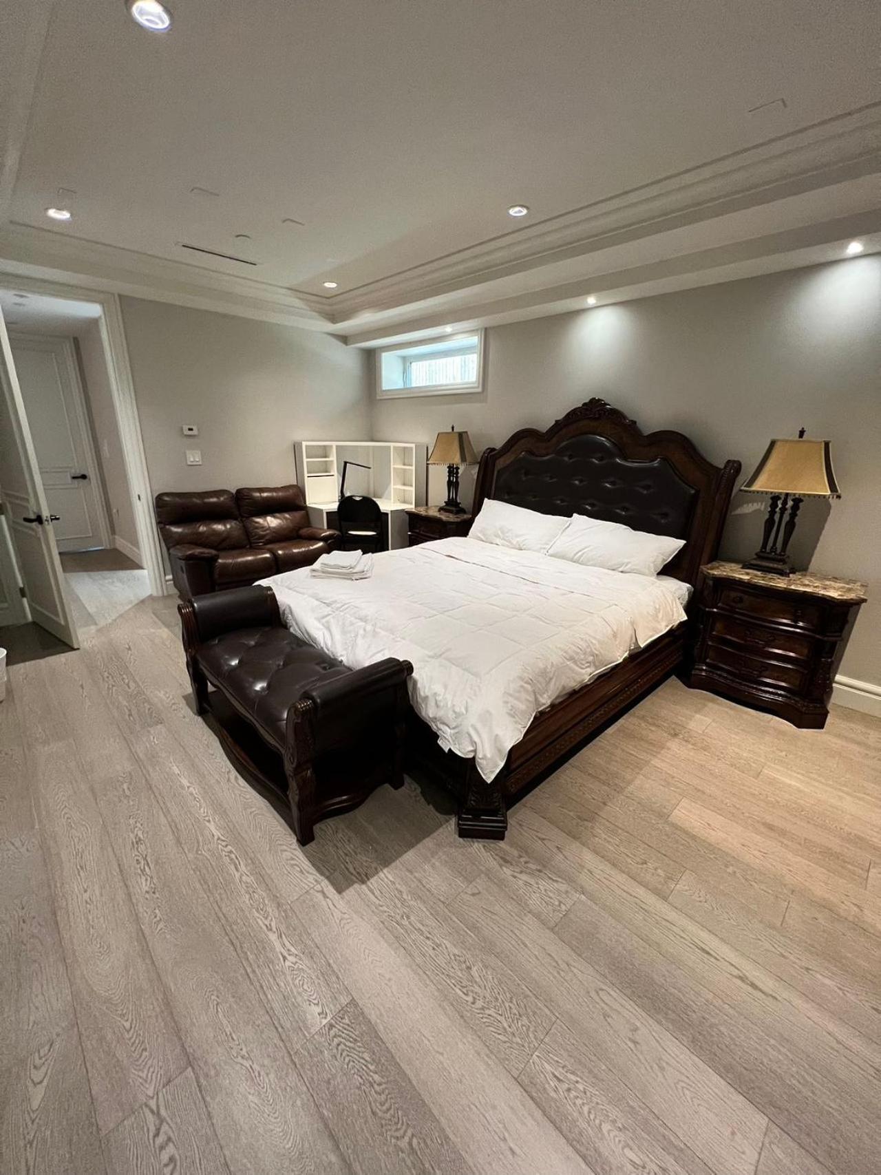 Private Rooms In Vancouver West Dış mekan fotoğraf