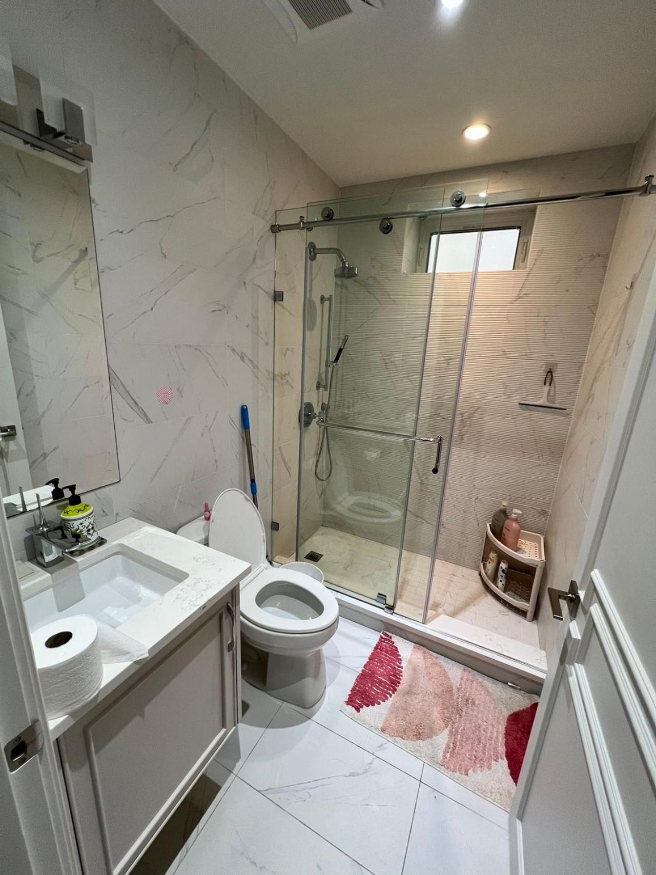 Private Rooms In Vancouver West Dış mekan fotoğraf